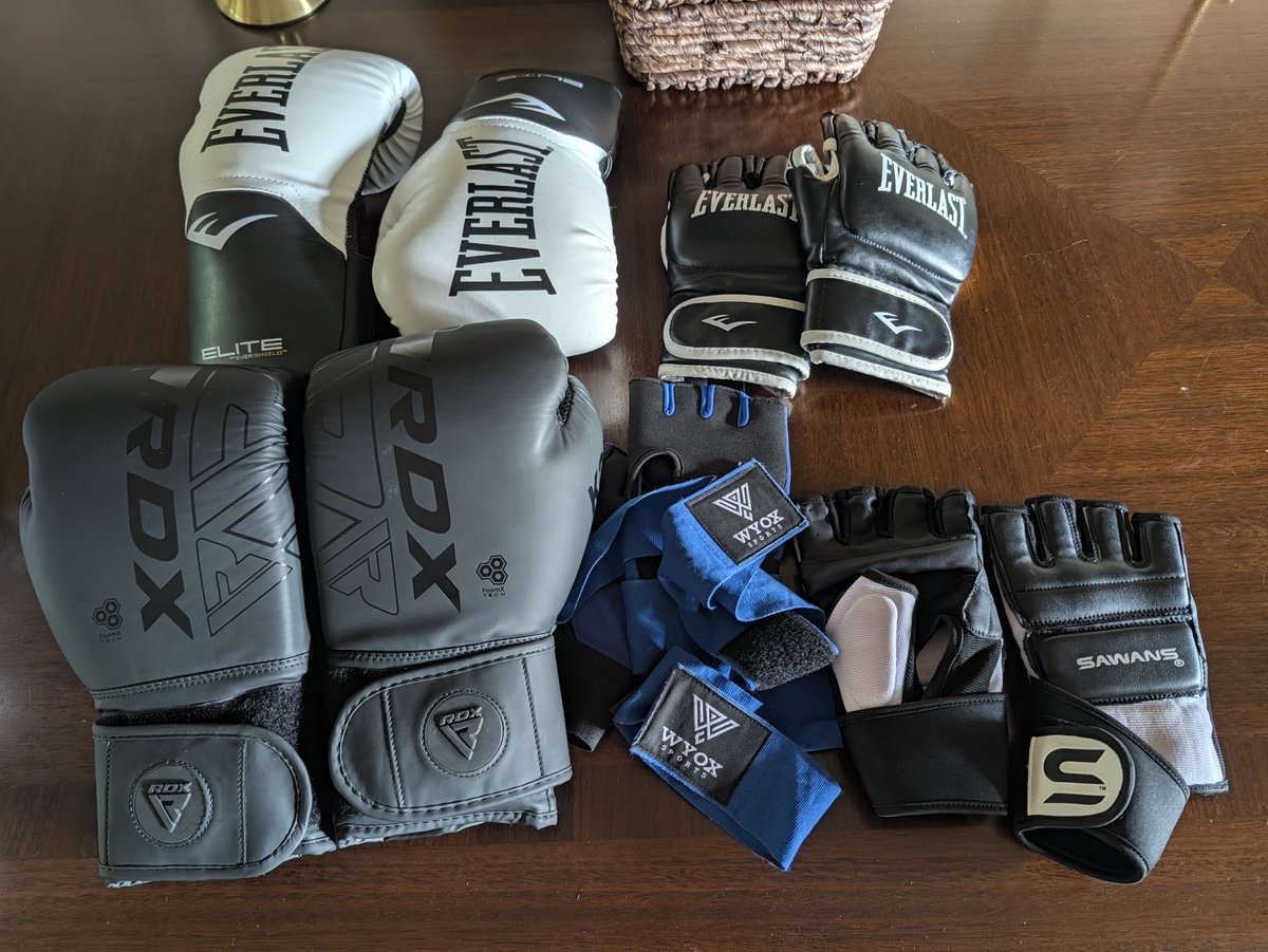 Boxing and MMA gloves Lex tested on the heavy bag
