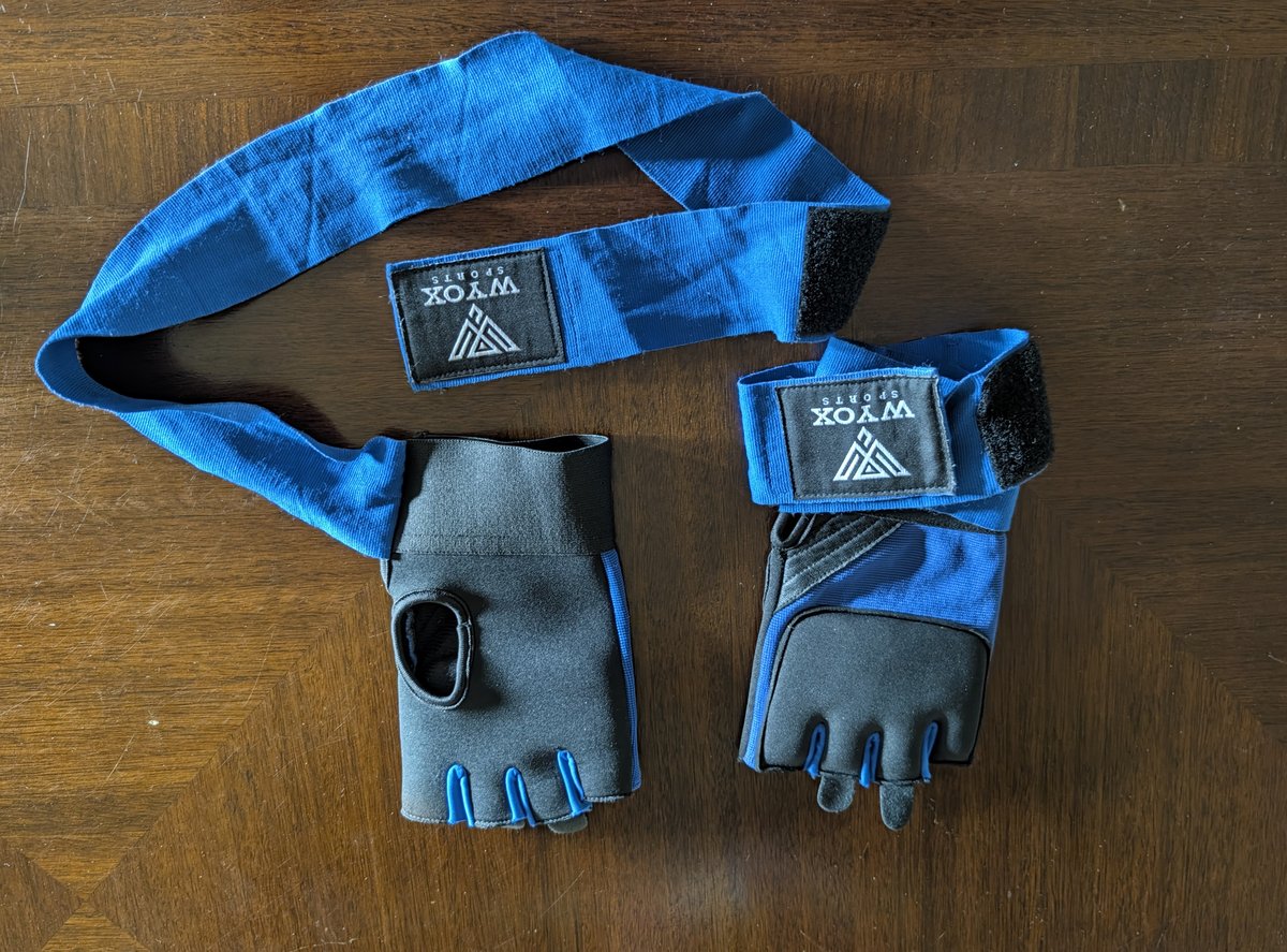 WYOX gel inner gloves Lex uses under boxing gloves